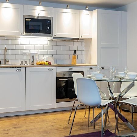 Pillo Rooms Serviced Apartments - Salford 曼彻斯特 外观 照片