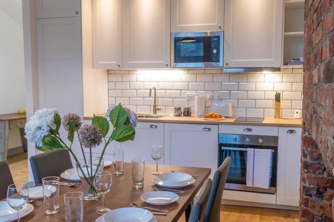 Pillo Rooms Serviced Apartments - Salford 曼彻斯特 外观 照片