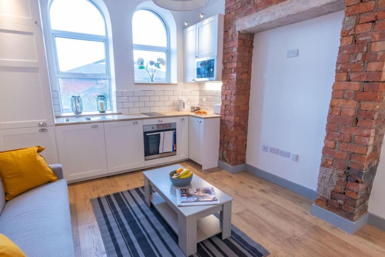 Pillo Rooms Serviced Apartments - Salford 曼彻斯特 外观 照片