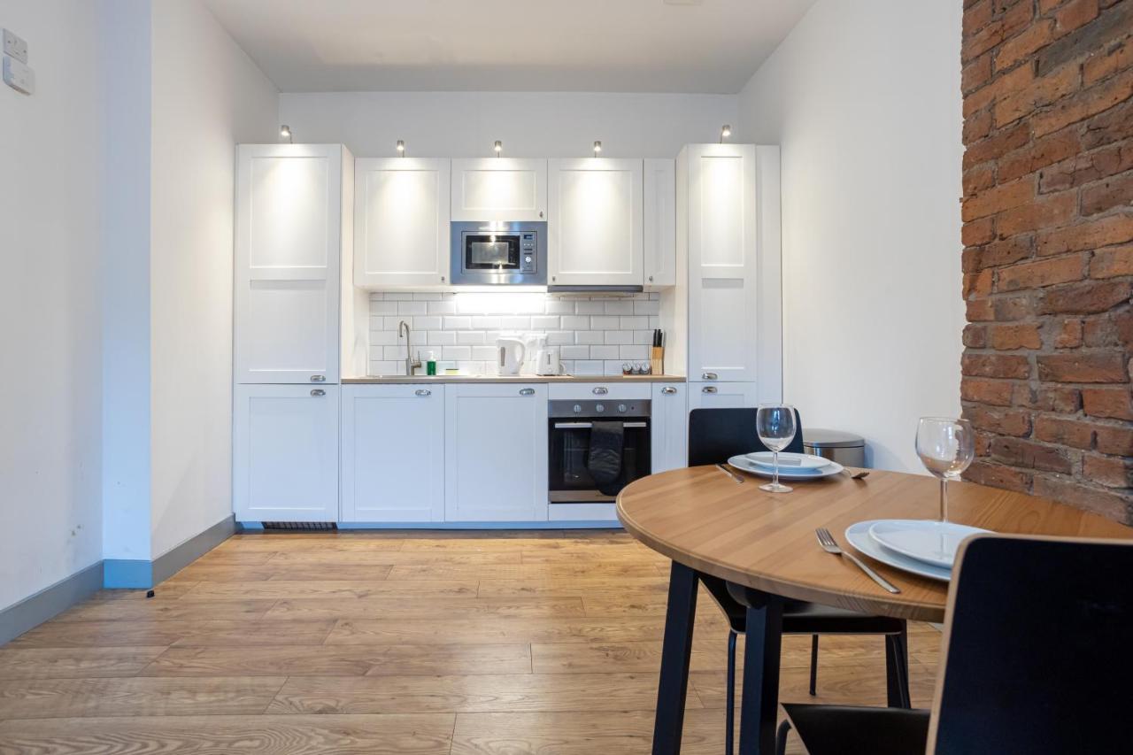 Pillo Rooms Serviced Apartments - Salford 曼彻斯特 外观 照片