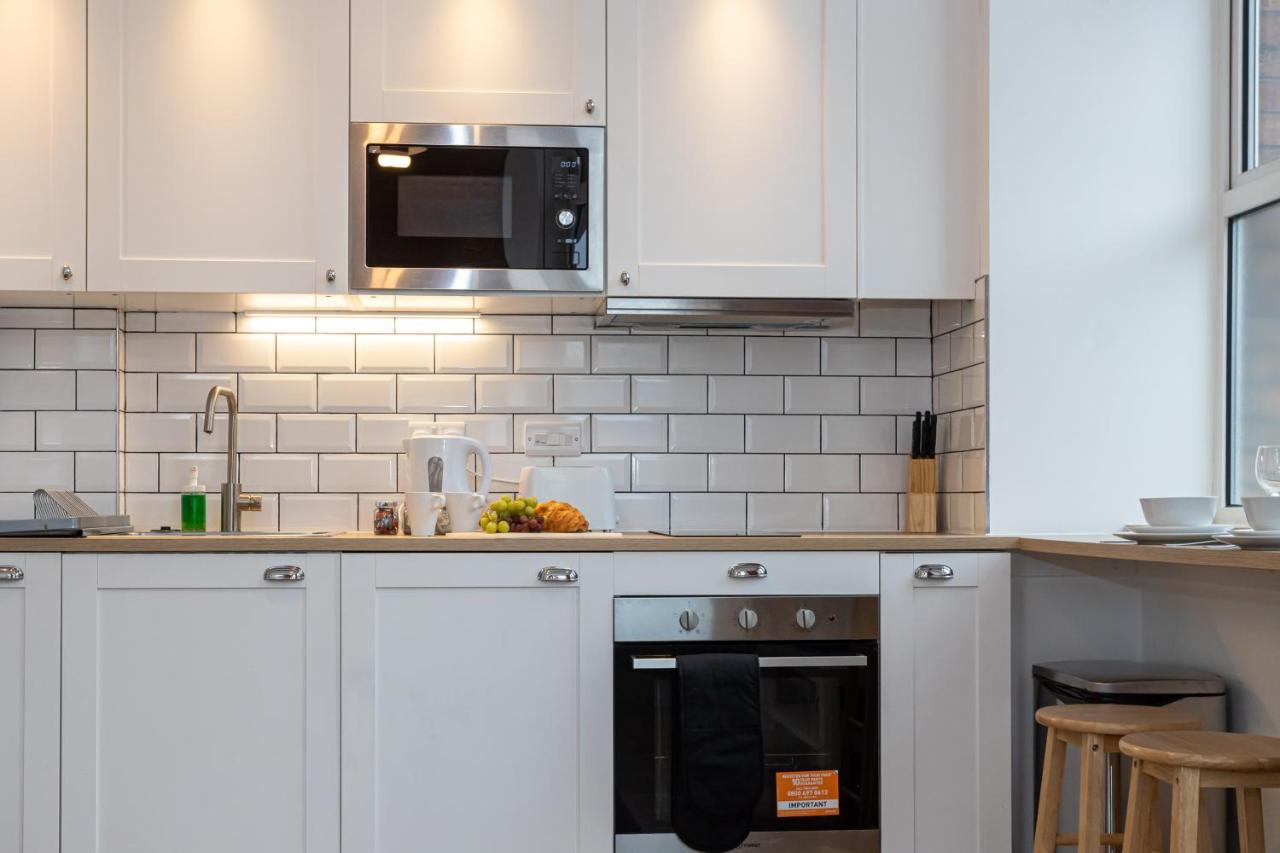 Pillo Rooms Serviced Apartments - Salford 曼彻斯特 外观 照片
