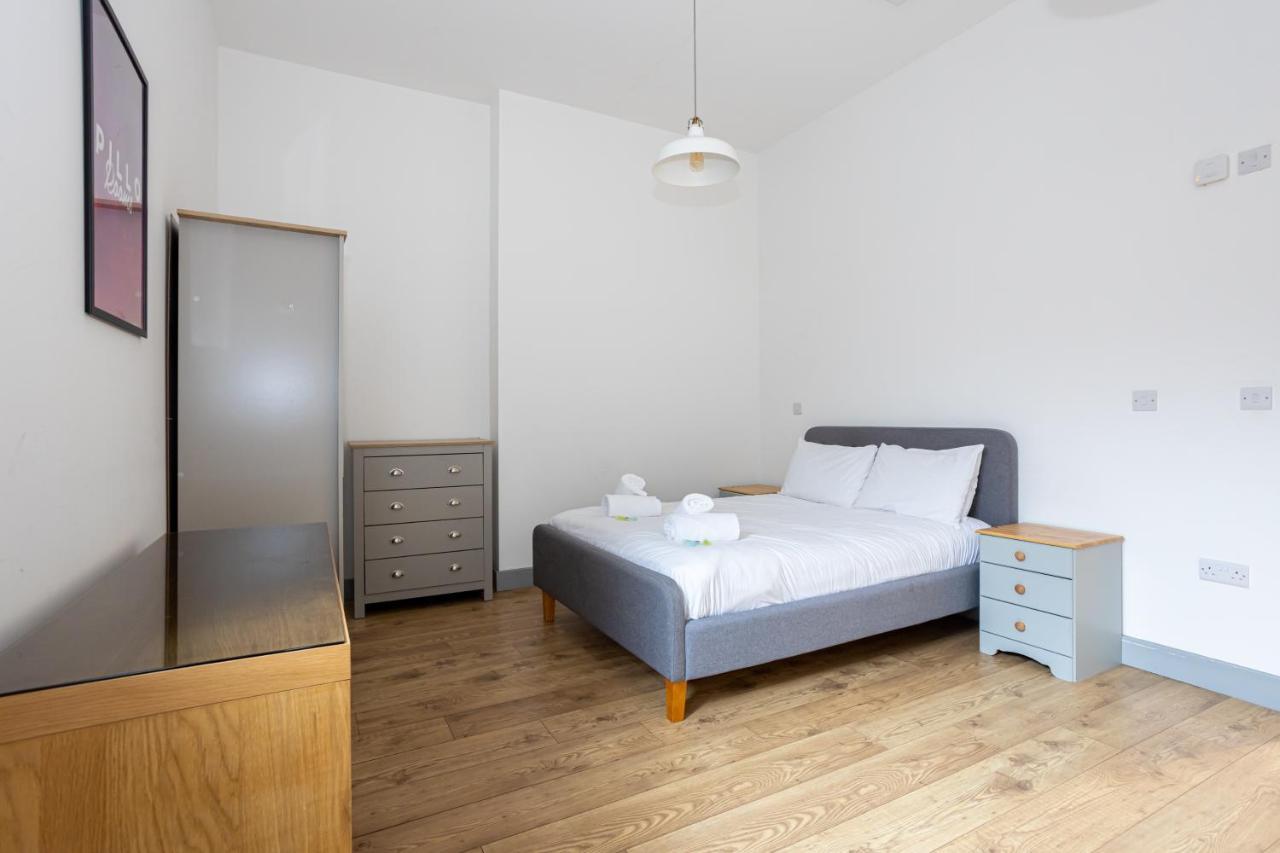 Pillo Rooms Serviced Apartments - Salford 曼彻斯特 外观 照片