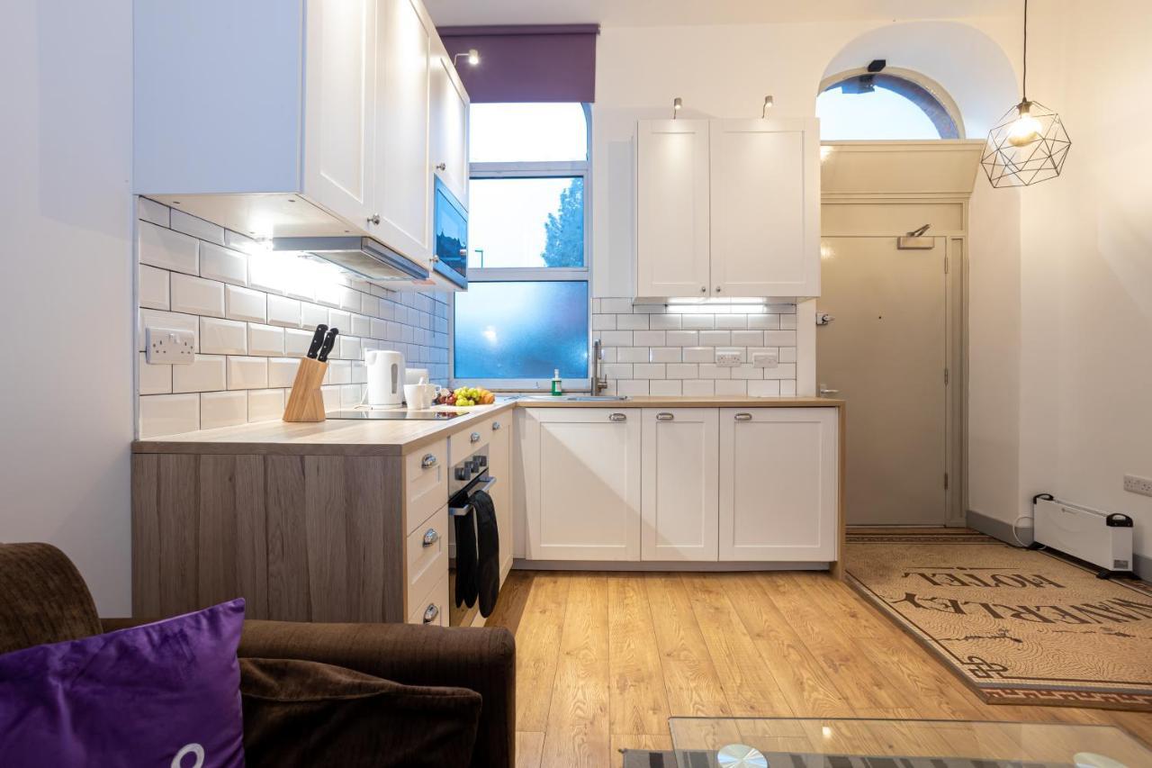 Pillo Rooms Serviced Apartments - Salford 曼彻斯特 外观 照片